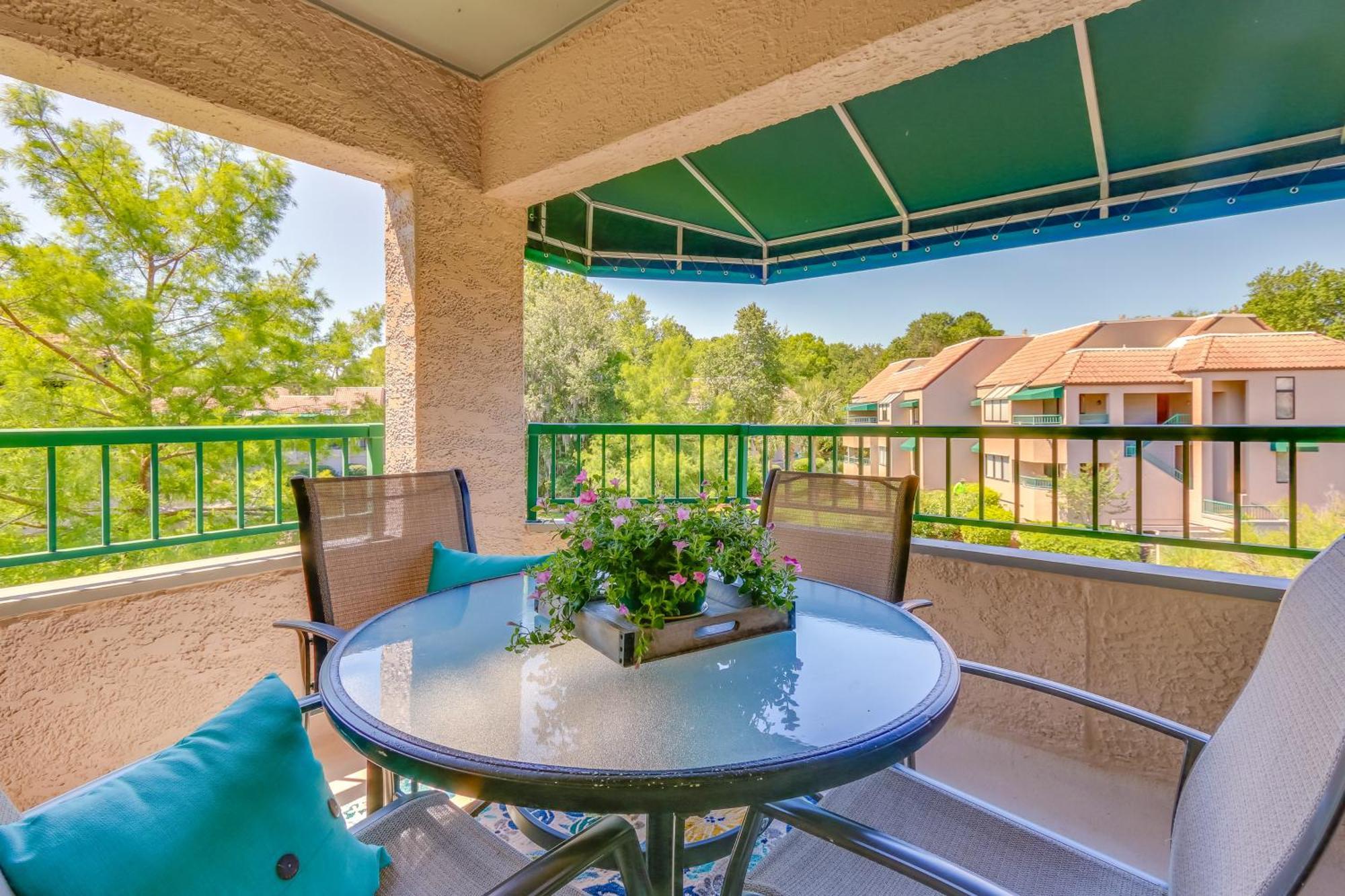 2 Mi To Beach Dog-Friendly Hilton Head Condo! ヒルトンヘッドアイランド 部屋 写真